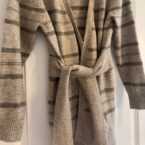 Stripped tan and green sweater with tie front - Picture 3 of 5